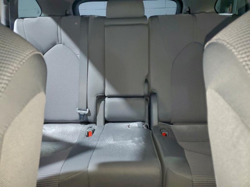 Photo 10 from auction – 2022 TOYOTA HIGHLANDER with VIN 5TDBZRBH5NS585670