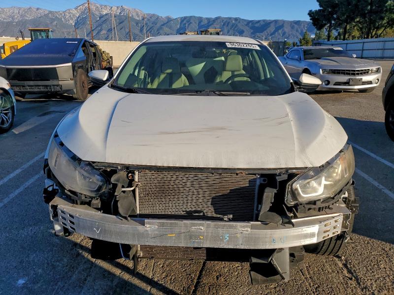 Photo 5 from auction – 2017 HONDA CIVIC LX with VIN 19XFC2F53HE213592