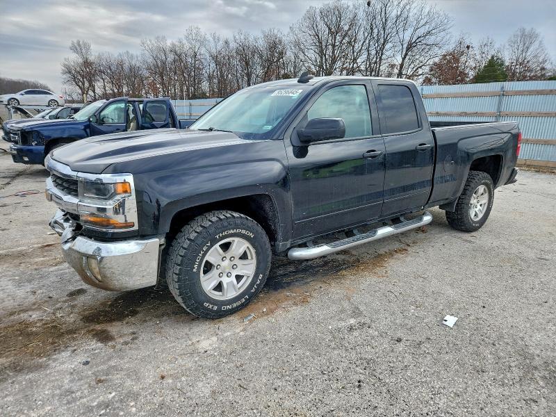 CHEVROLET SILVERADO 2017 with VIN 1GCRCREC3HZ347450 - Photo from auction