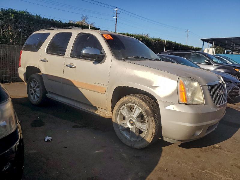 Photo 4 from auction – 2007 GMC YUKON with VIN 1GKFC13077R377745