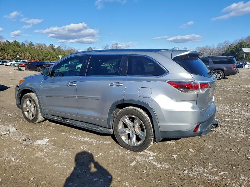 Photo 2 from auction – 2015 TOYOTA HIGHLANDER with VIN 5TDDKRFHXFS150622