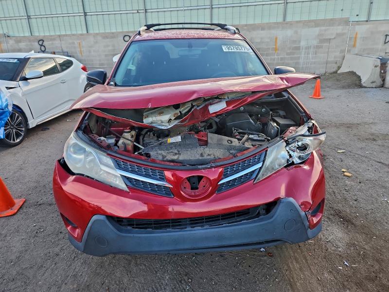 Photo 5 from auction – 2015 TOYOTA RAV4 LE with VIN JTMBFREVXFJ031789