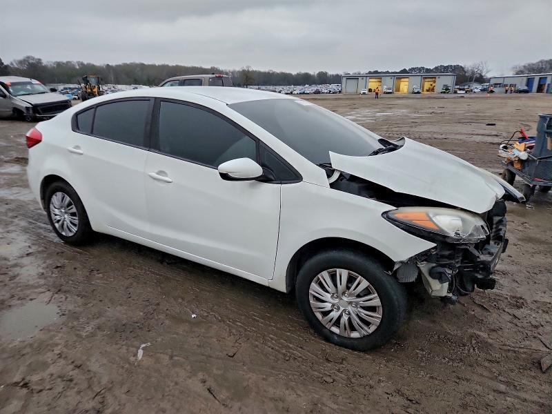 Photo 4 from auction – 2016 KIA FORTE with VIN KNAFK4A61G5611101