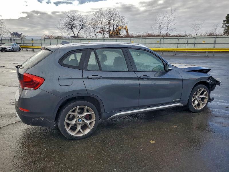 Photo 3 from auction – 2015 BMW X1 XDRIVE2 with VIN WBAVL1C53FVY36405