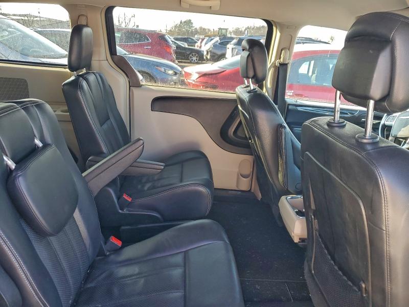 Photo 11 from auction – 2012 CHRYSLER TOWN & COU with VIN 2C4RC1BG5CR413962