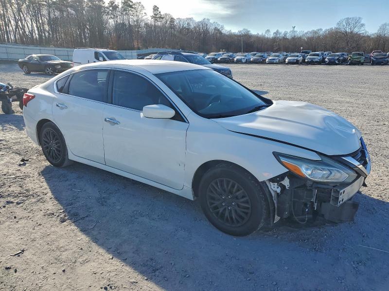 Photo 4 from auction – 2017 NISSAN ALTIMA 2.5 with VIN 1N4AL3AP4HN353046