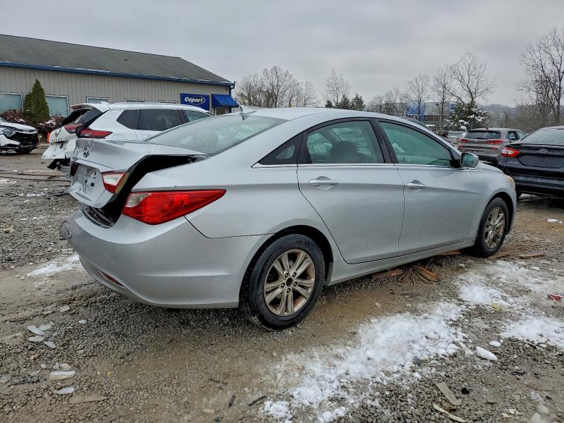 Photo 3 from auction – 2011 HYUNDAI SONATA GLS with VIN 5NPEB4AC5BH199701