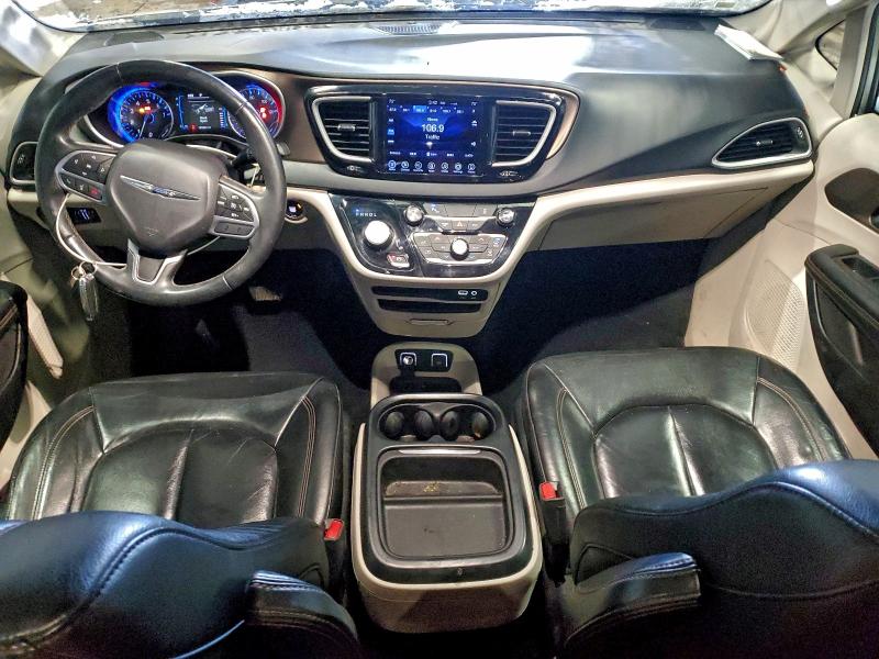Photo 8 from auction – 2017 CHRYSLER PACIFICA with VIN 2C4RC1BG9HR564567