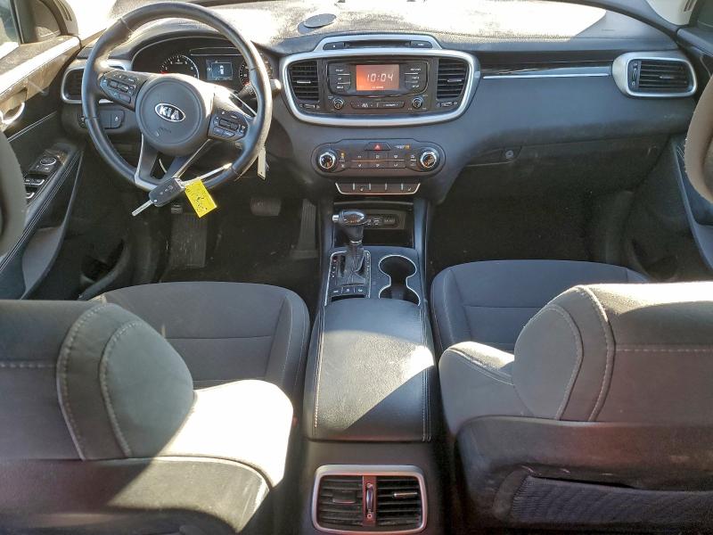 Photo 8 from auction – 2016 KIA SORENTO LX with VIN 5XYPGDA54GG089362