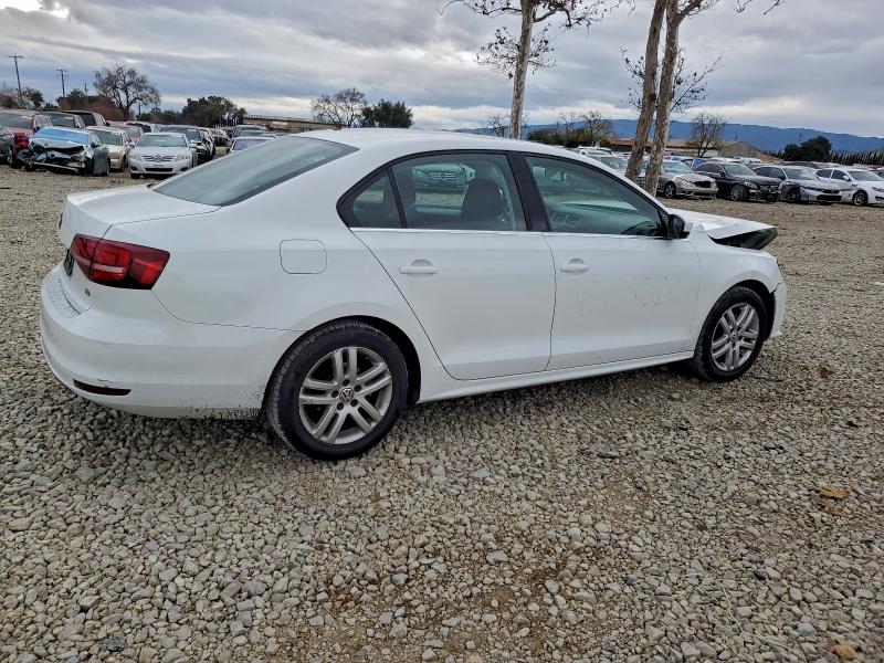 Photo 3 from auction – 2017 VOLKSWAGEN JETTA S with VIN 3VW2B7AJ3HM234920