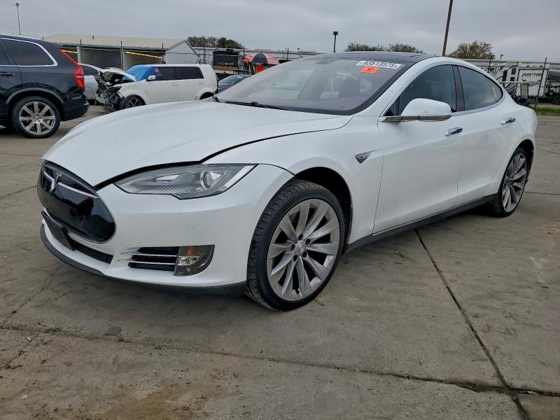TESLA MODEL S 2013 with VIN 5YJSA1CN1DFP04234 - Photo from auction