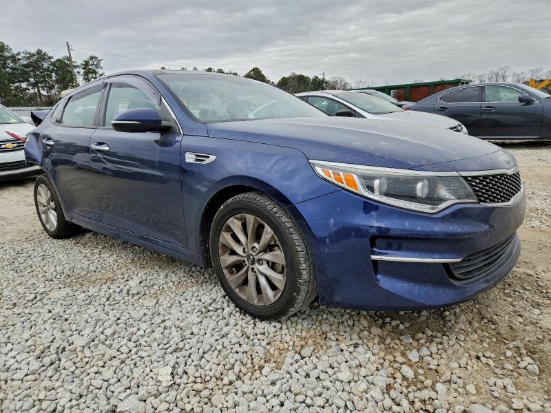Photo 4 from auction – 2017 KIA OPTIMA EX with VIN 5XXGU4L37HG177638