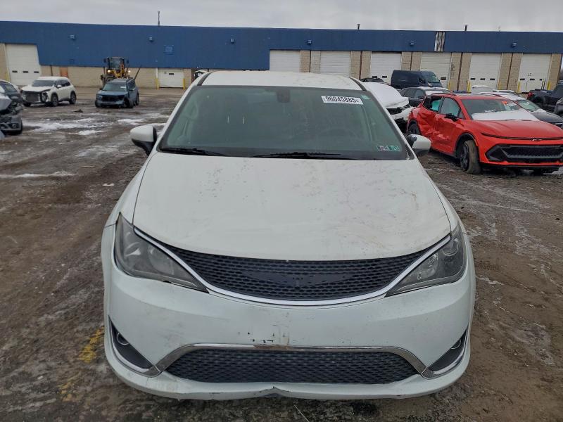 Photo 5 from auction – 2017 CHRYSLER PACIFICA T with VIN 2C4RC1BG4HR753255
