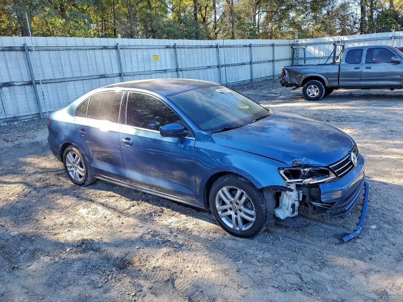 Photo 4 from auction – 2017 VOLKSWAGEN JETTA S with VIN 3VW2B7AJ5HM227421