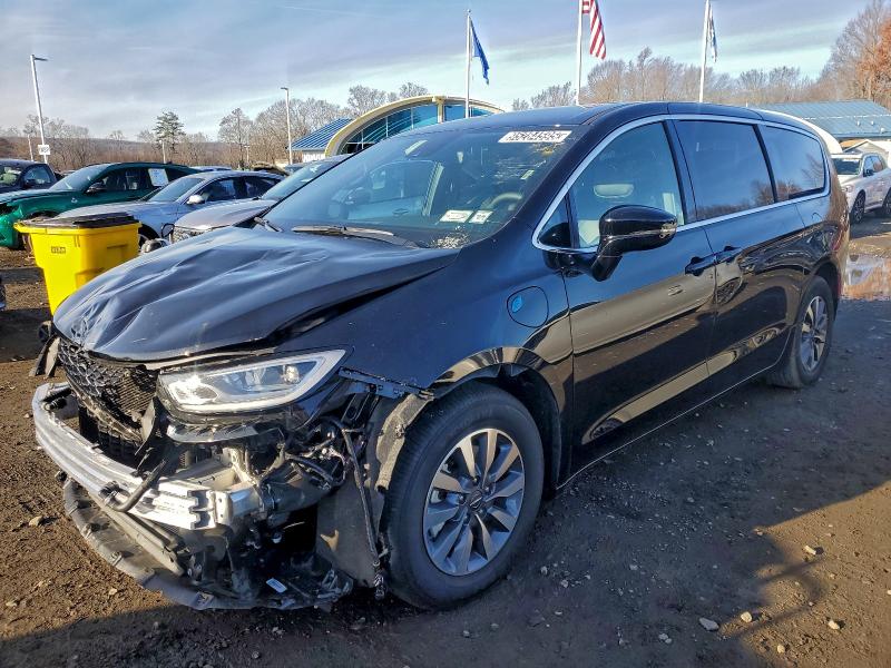 CHRYSLER PACIFICA H 2025 with VIN 2C4RC1S70SR572869 - Photo from auction