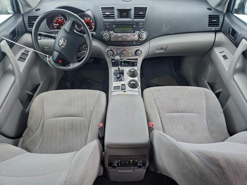 Photo 8 from auction – 2011 TOYOTA HIGHLANDER with VIN 5TDZK3EH1BS049709