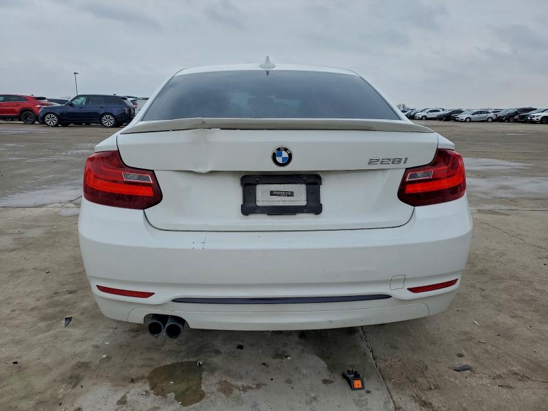 Zdjęcie 6 z aukcji – 2015 BMW 228 I z VIN WBA1F5C59FV257741