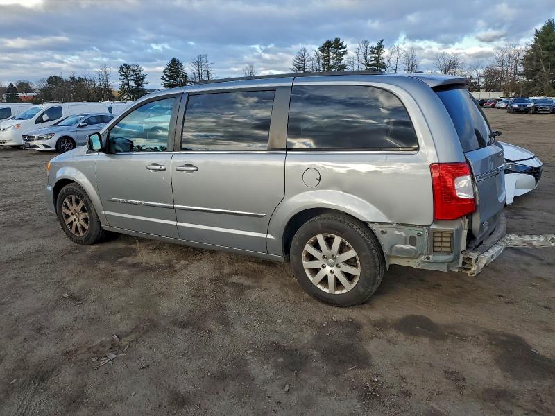 Photo 2 from auction – 2016 CHRYSLER TOWN & COU with VIN 2C4RC1BG3GR148836