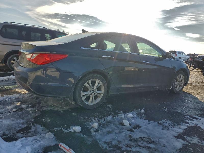 Photo 3 from auction – 2011 HYUNDAI SONATA SE with VIN 5NPEC4AC5BH128107