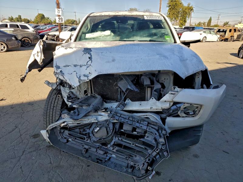 Photo 5 from auction – 2018 TOYOTA TACOMA with VIN 5TFRX5GN6JX118273