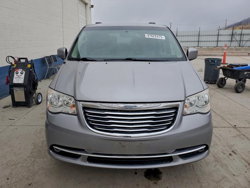 Photo 5 from auction – 2016 CHRYSLER TOWN & COU with VIN 2C4RC1BG0GR268156