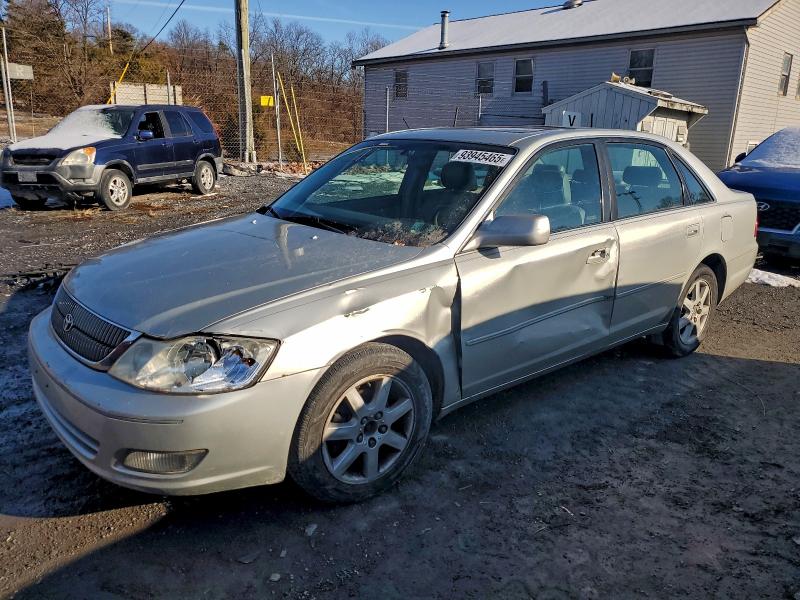 TOYOTA AVALON XL 2000 with VIN 4T1BF28B3YU001992 - Photo from auction