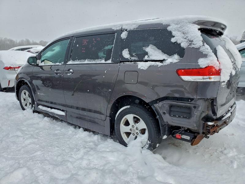 Photo 2 from auction – 2012 TOYOTA SIENNA LE with VIN 5TDKK3DC6CS235433