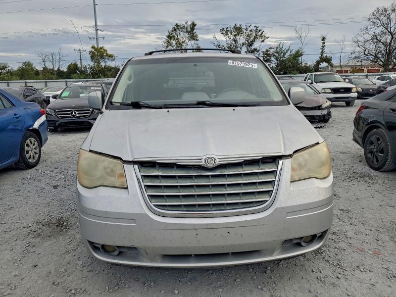 Photo 5 from auction – 2008 CHRYSLER TOWN & COU with VIN 2A8HR54P28R841034