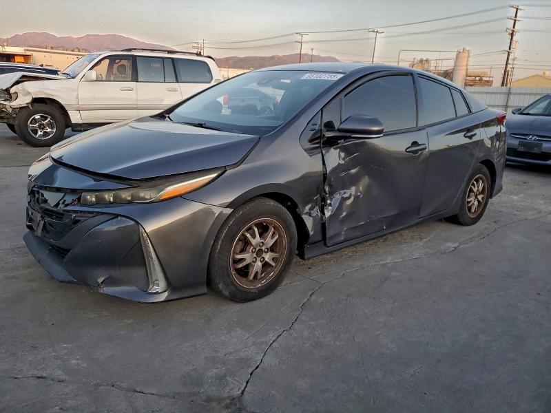 TOYOTA PRIUS PRIM 2017 with VIN JTDKARFP0H3009709 - Photo from auction