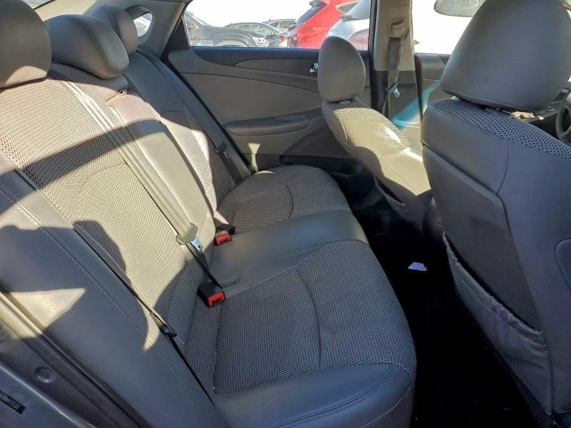 Photo 10 from auction – 2011 HYUNDAI SONATA SE with VIN 5NPEC4AC6BH171533