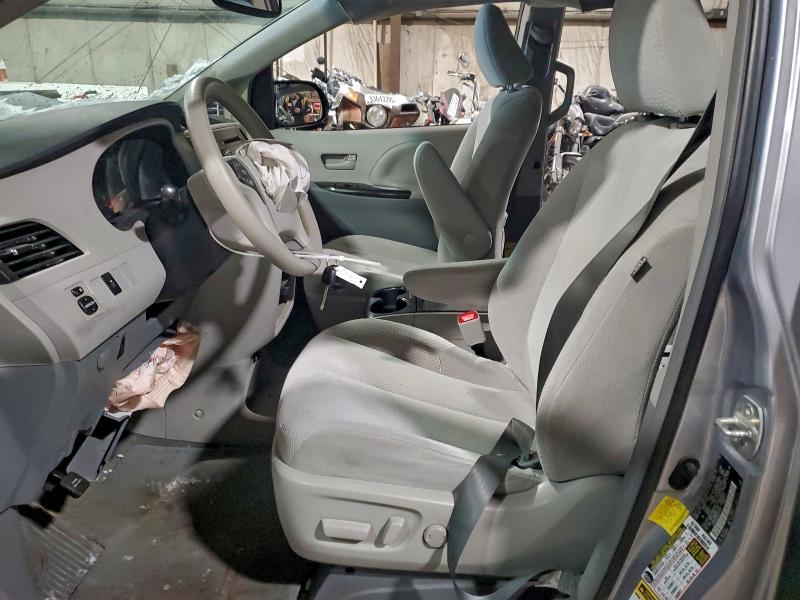 Photo 7 from auction – 2012 TOYOTA SIENNA LE with VIN 5TDKK3DC3CS181377