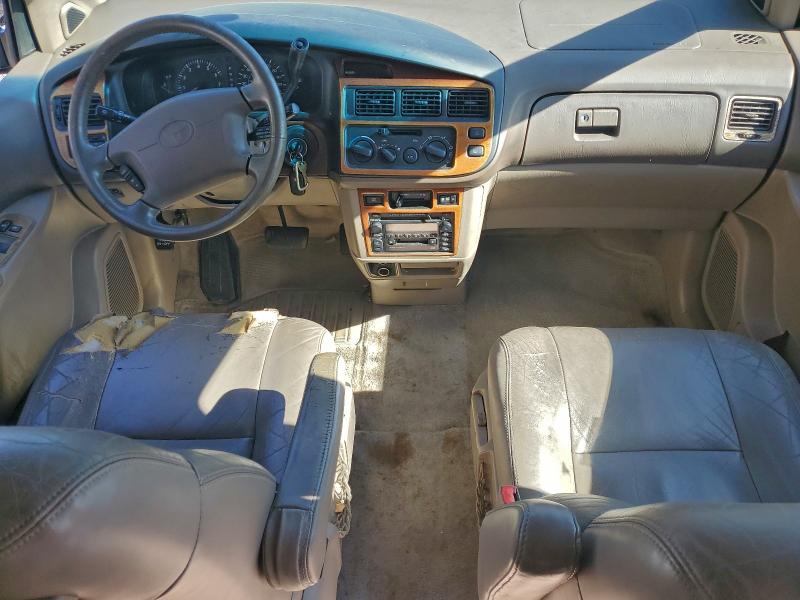 Photo 8 from auction – 2000 TOYOTA SIENNA LE with VIN 4T3ZF13C2YU317349