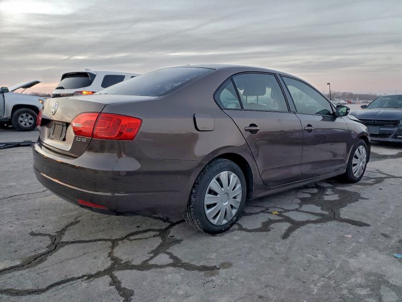 Photo 3 from auction – 2011 VOLKSWAGEN JETTA SE with VIN 3VWDZ7AJ7BM347331