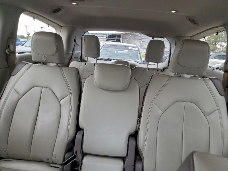 Photo 10 from auction – 2017 CHRYSLER PACIFICA T with VIN 2C4RC1BG0HR560794