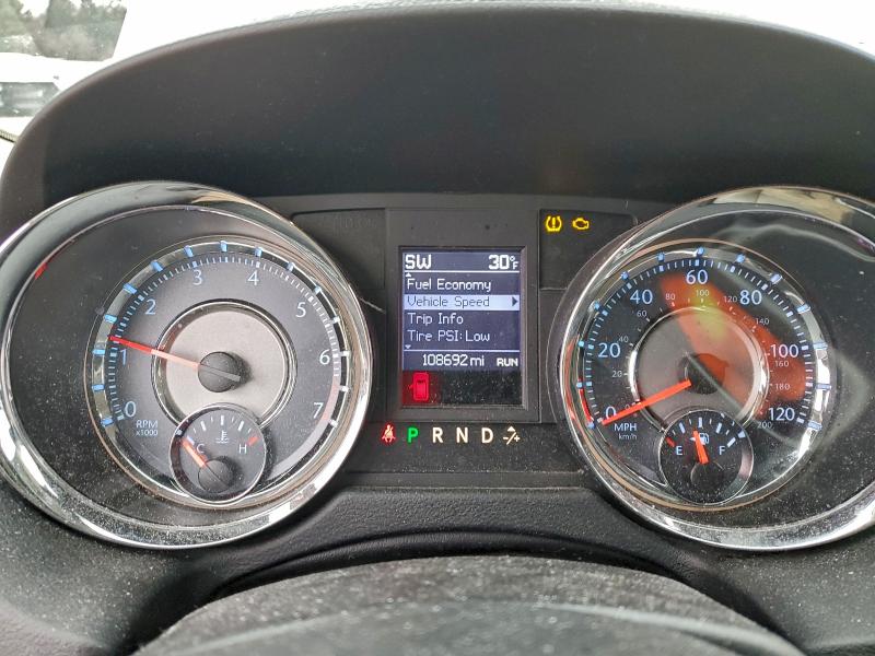 Photo 9 from auction – 2015 CHRYSLER TOWN & COU with VIN 2C4RC1CGXFR678122