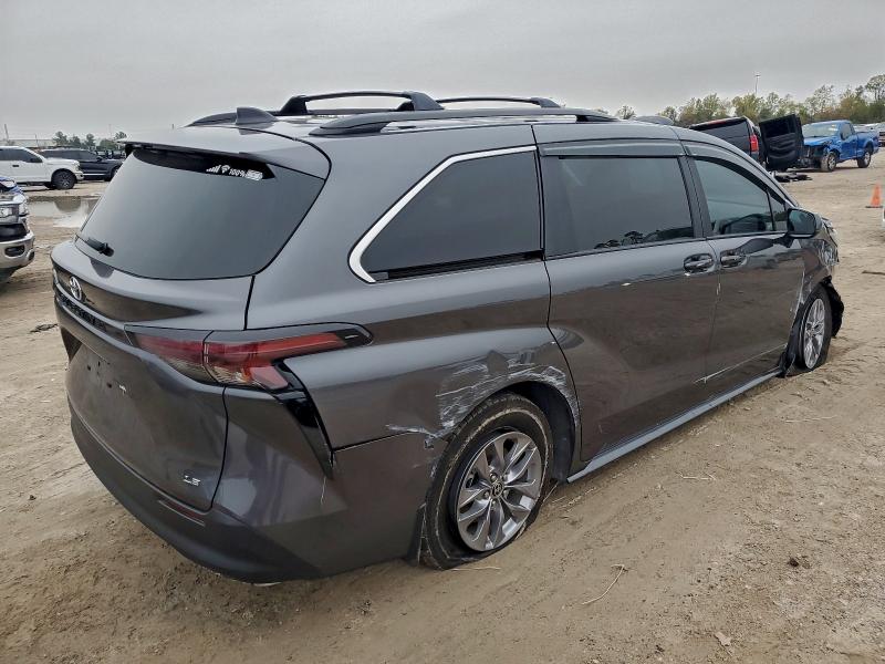 Photo 3 from auction – 2025 TOYOTA SIENNA LE with VIN 5TDKRKEC6SS239016