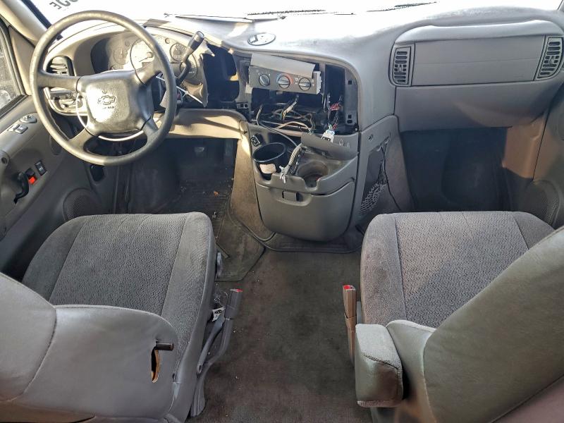Photo 8 from auction – 2004 CHEVROLET ASTRO with VIN 1GNDM19X44B131672