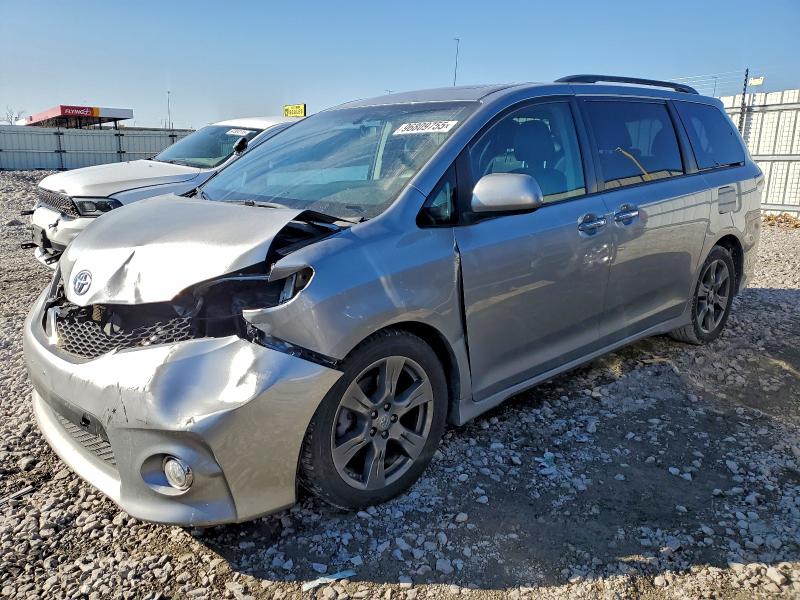 Photo 1 from auction – 2017 TOYOTA SIENNA SE with VIN 5TDXZ3DC0HS858880