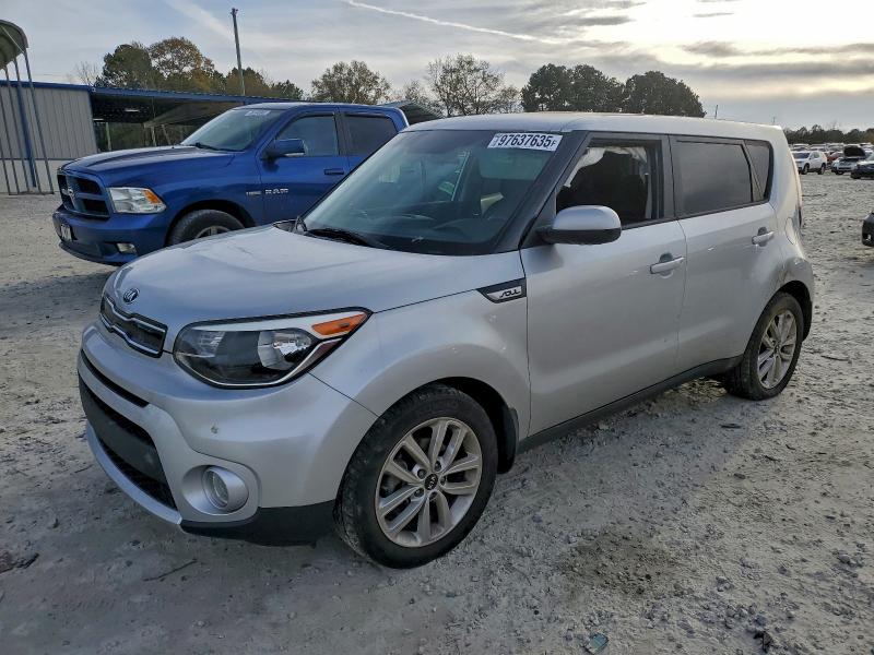 KIA SOUL + 2017 with VIN KNDJP3A52H7452191 - Photo from auction