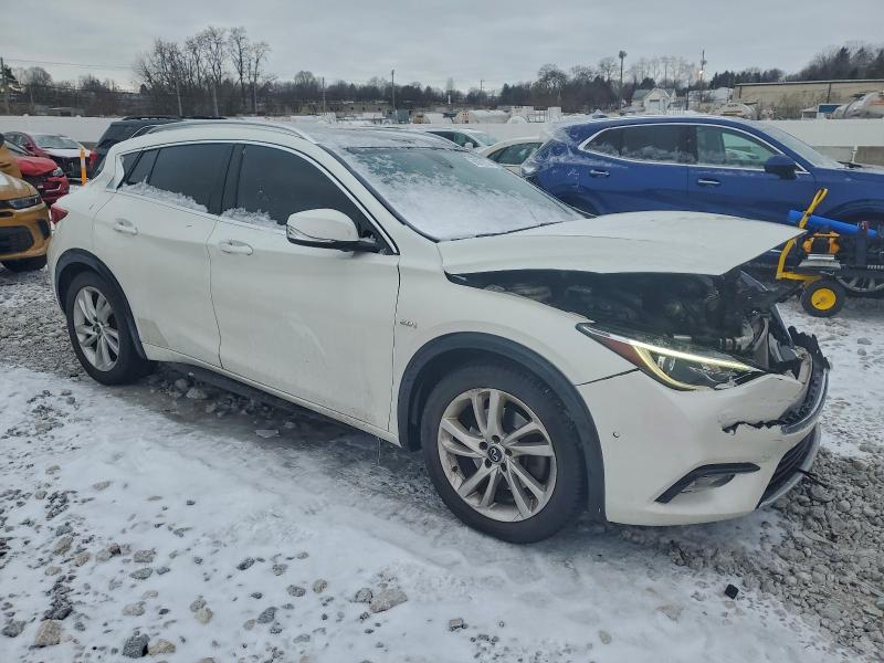 Photo 4 from auction – 2017 INFINITI QX30 BASE with VIN SJKCH5CP8HA027252