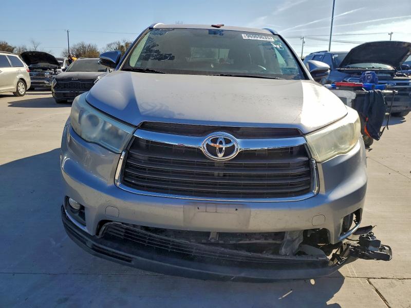Photo 5 from auction – 2016 TOYOTA HIGHLANDER with VIN 5TDKKRFH6GS130621