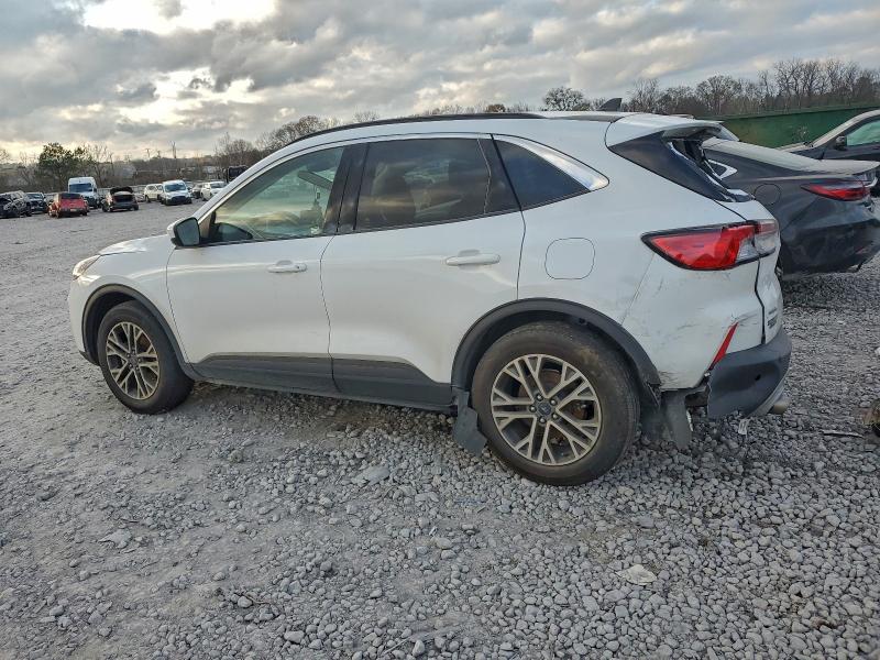 Photo 2 from auction – 2021 FORD ESCAPE SEL with VIN 1FMCU0H64MUB32666
