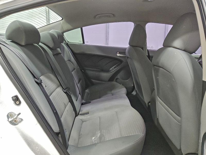 Photo 10 from auction – 2017 KIA FORTE LX with VIN 3KPFL4A79HE084827