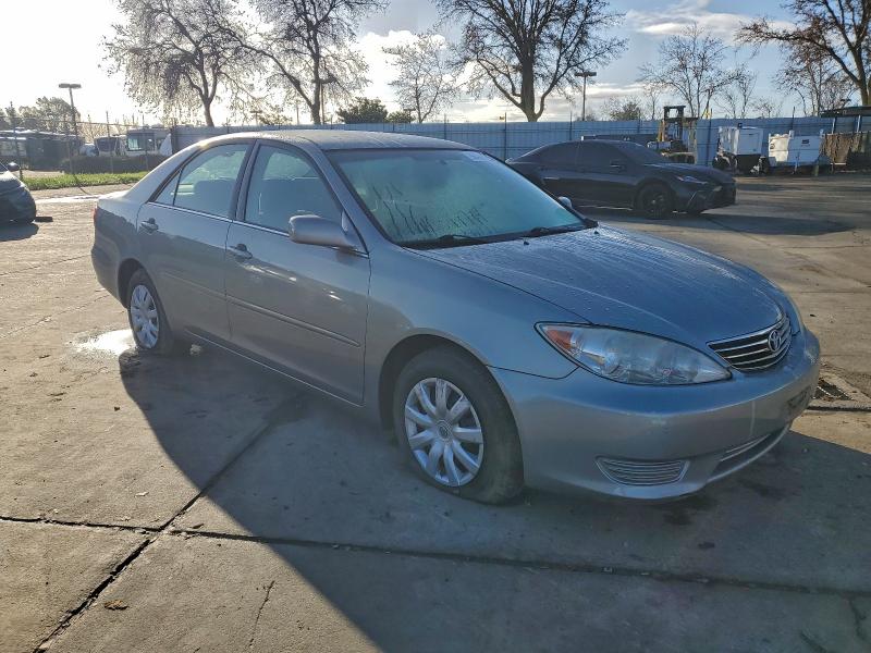 Photo 4 from auction – 2005 TOYOTA CAMRY LE with VIN 4T1BE32K65U615187