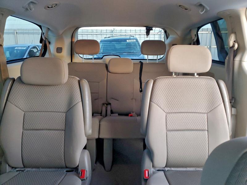 Photo 10 from auction – 2010 CHRYSLER TOWN & COU with VIN 2A4RR2D19AR357058