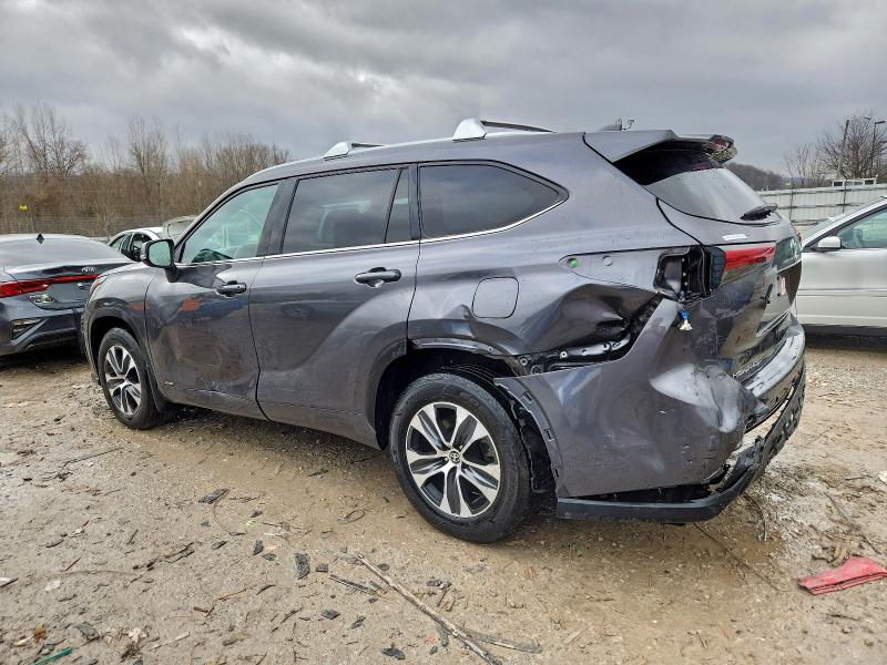 Photo 2 from auction – 2022 TOYOTA HIGHLANDER with VIN 5TDGBRCH7NS549357