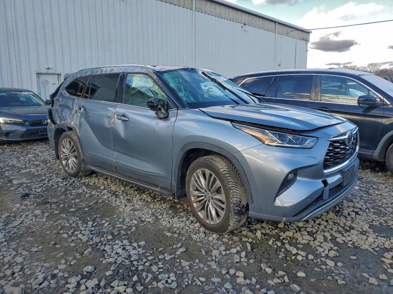 Photo 4 from auction – 2020 TOYOTA HIGHLANDER with VIN 5TDFZRBHXLS029000