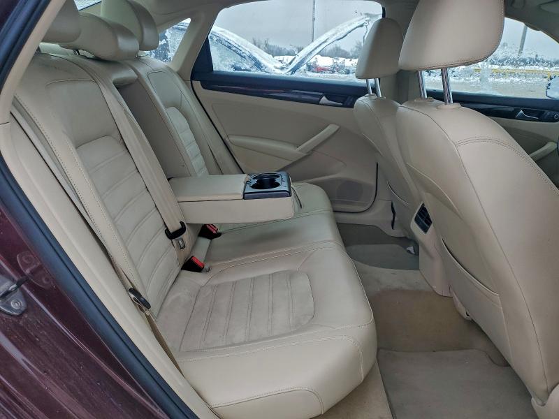Photo 10 from auction – 2014 VOLKSWAGEN PASSAT SEL with VIN 1VWCN7A33EC030659