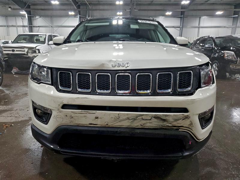 Photo 5 from auction – 2018 JEEP COMPASS LA with VIN 3C4NJDBB7JT142360
