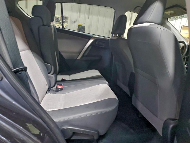 Photo 11 from auction – 2015 TOYOTA RAV4 LE with VIN JTMBFREV8FD119318